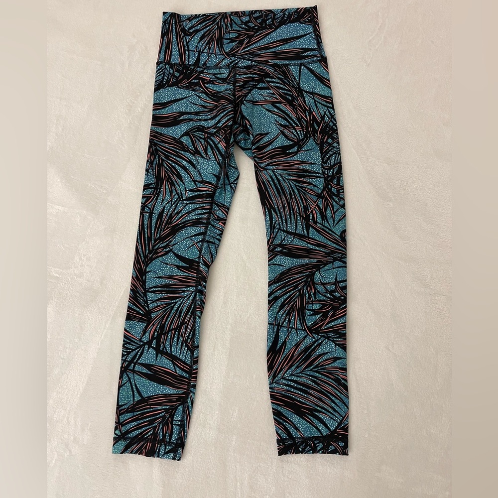 Lululemon size 6 leggings